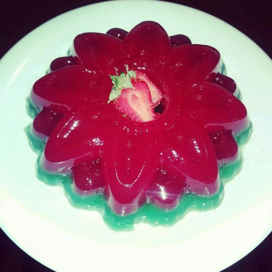 ژله توت فرنگی